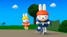 S1 E25: Kite or Bike