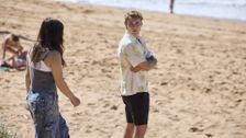 S39 E164: Home and Away