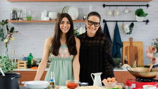 Wok vs Pot With Marion and Silvia