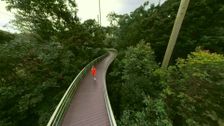 S30 E2: Singapore, Mt Isa, Hawaii