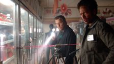 S4 E14: Paper or Plastic?