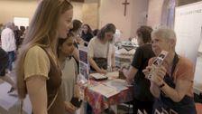 S4 E23: Helping Hands