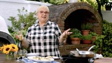 S10 E5: Chicken for Dinner
