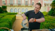 S3 E1: Neven's Portuguese Food Trails