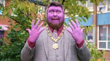 S1 E33: UK HQ: The Other Ozzie